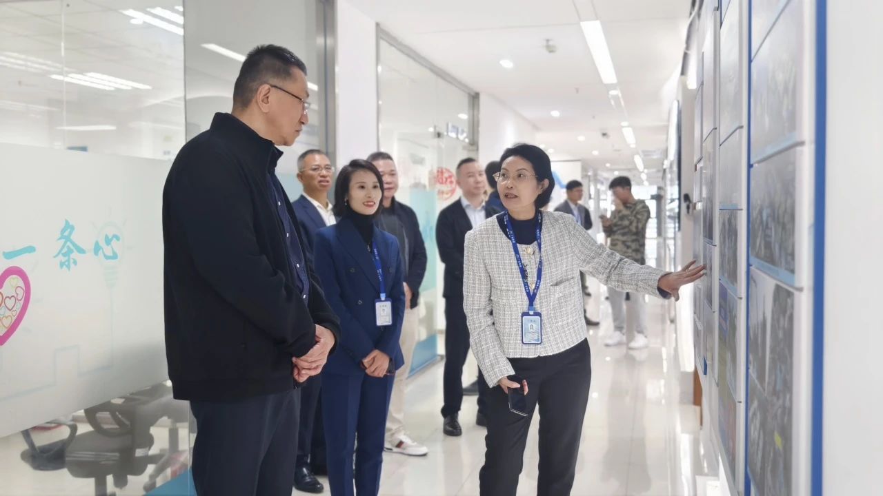 4008云顶集团集团｜东莞市南城街道党政代表团来访，调研数字化转型与智能化发展